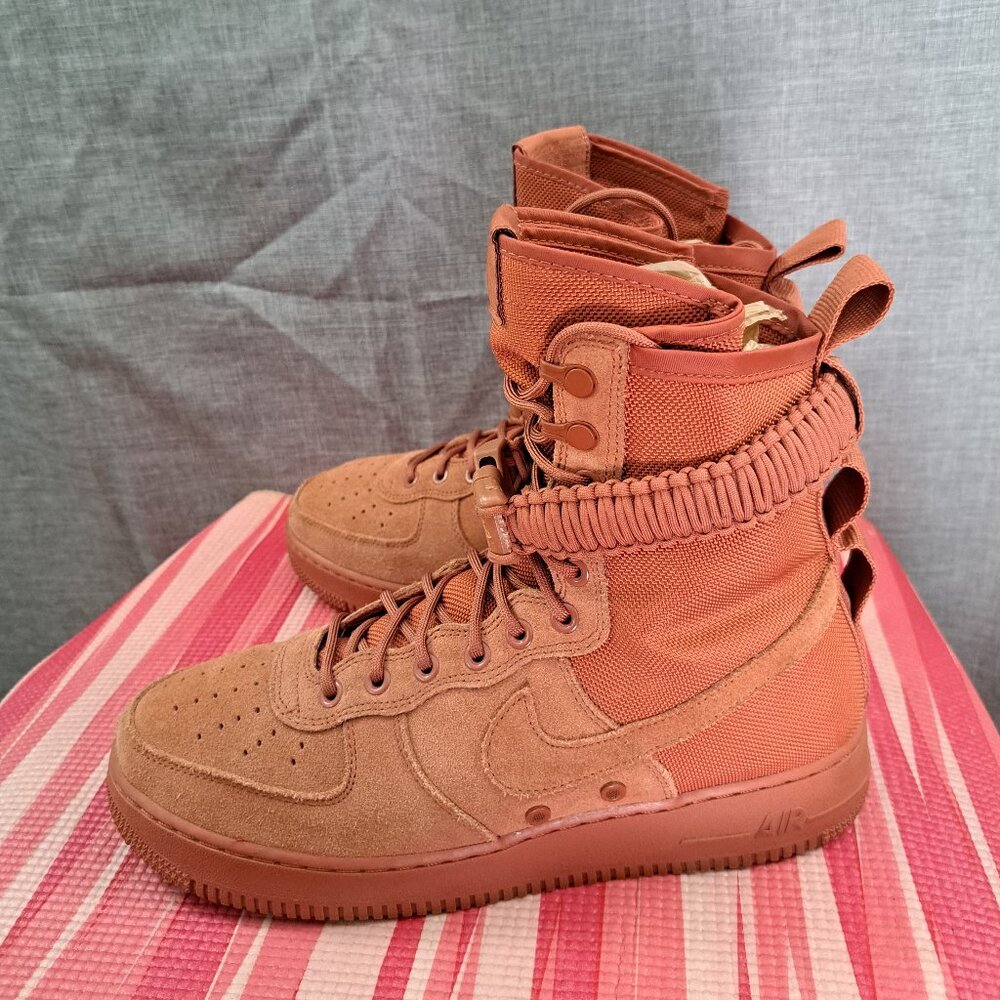 %Men’s Nike Air SF Air Force 1 Sneaker Boot Dusty Peach' Size 10.5 / A 21